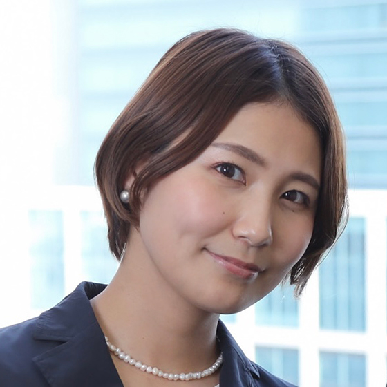 一色 彩加 氏